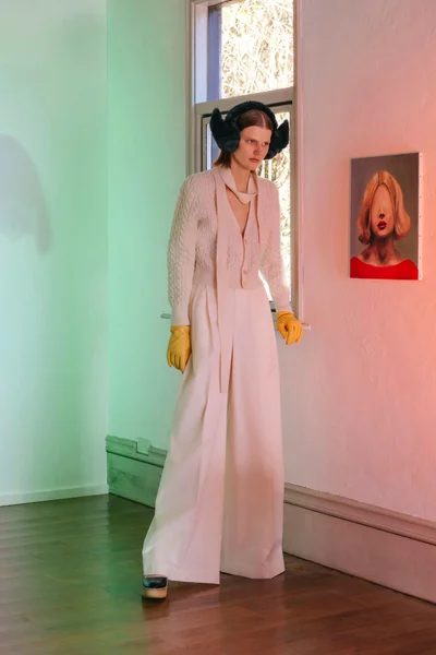 Look 2